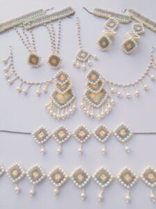 multicolor jewellery set in pastel color