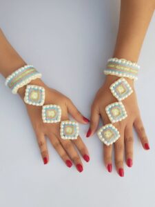 multicolor jewellery set in pastel color