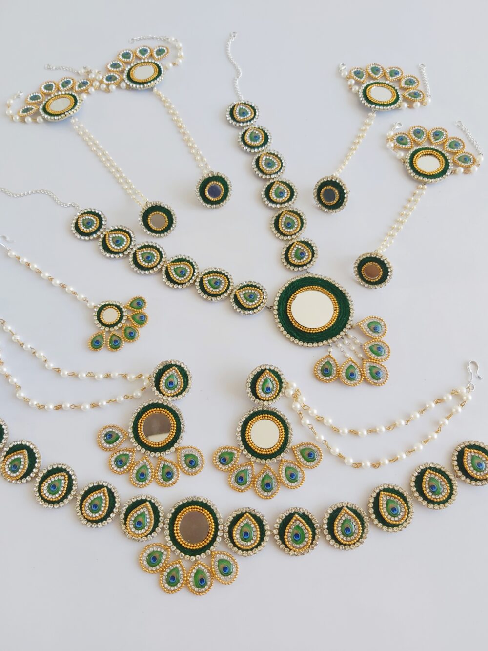 Morpankh jewellery set in green