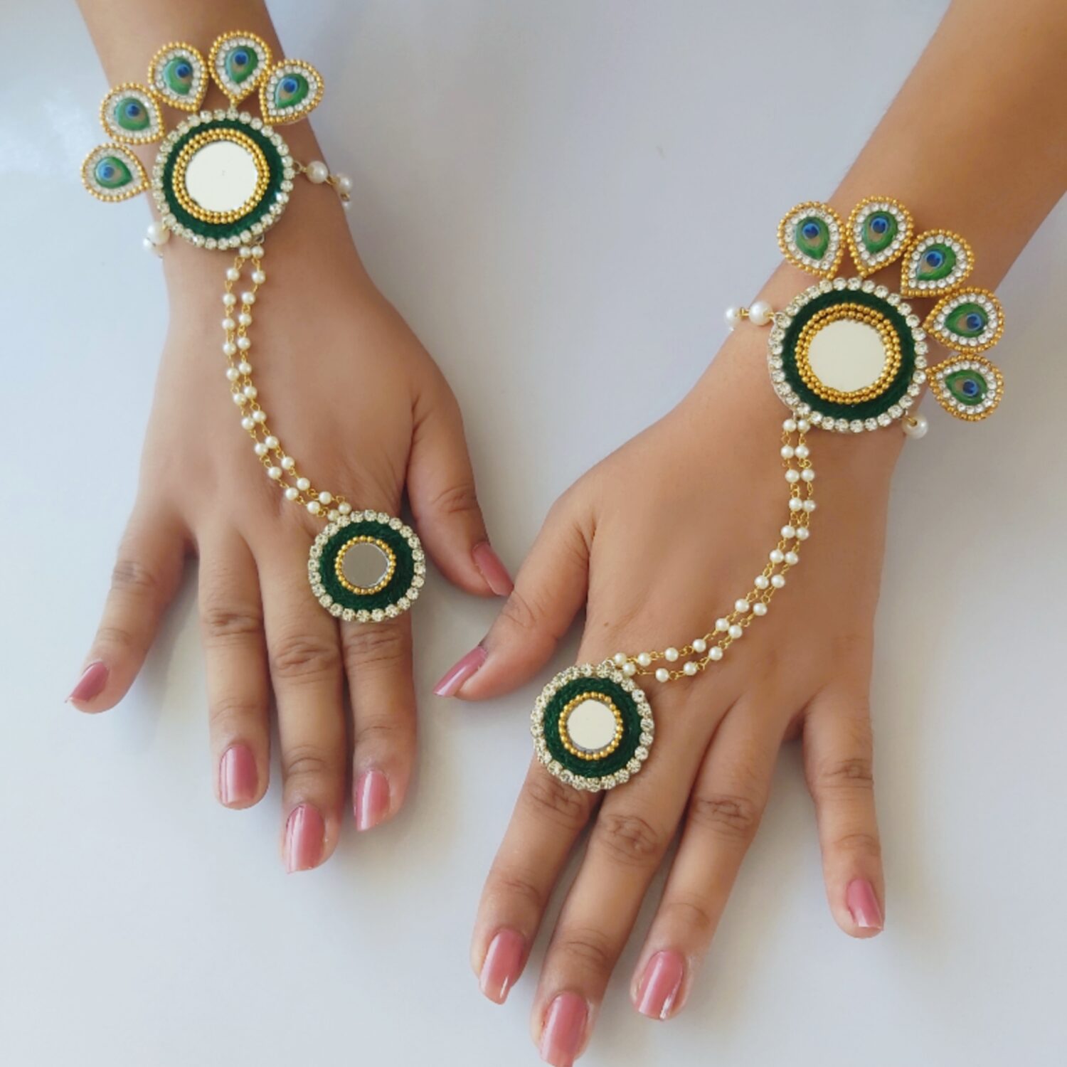 Morpankh jewellery set in green