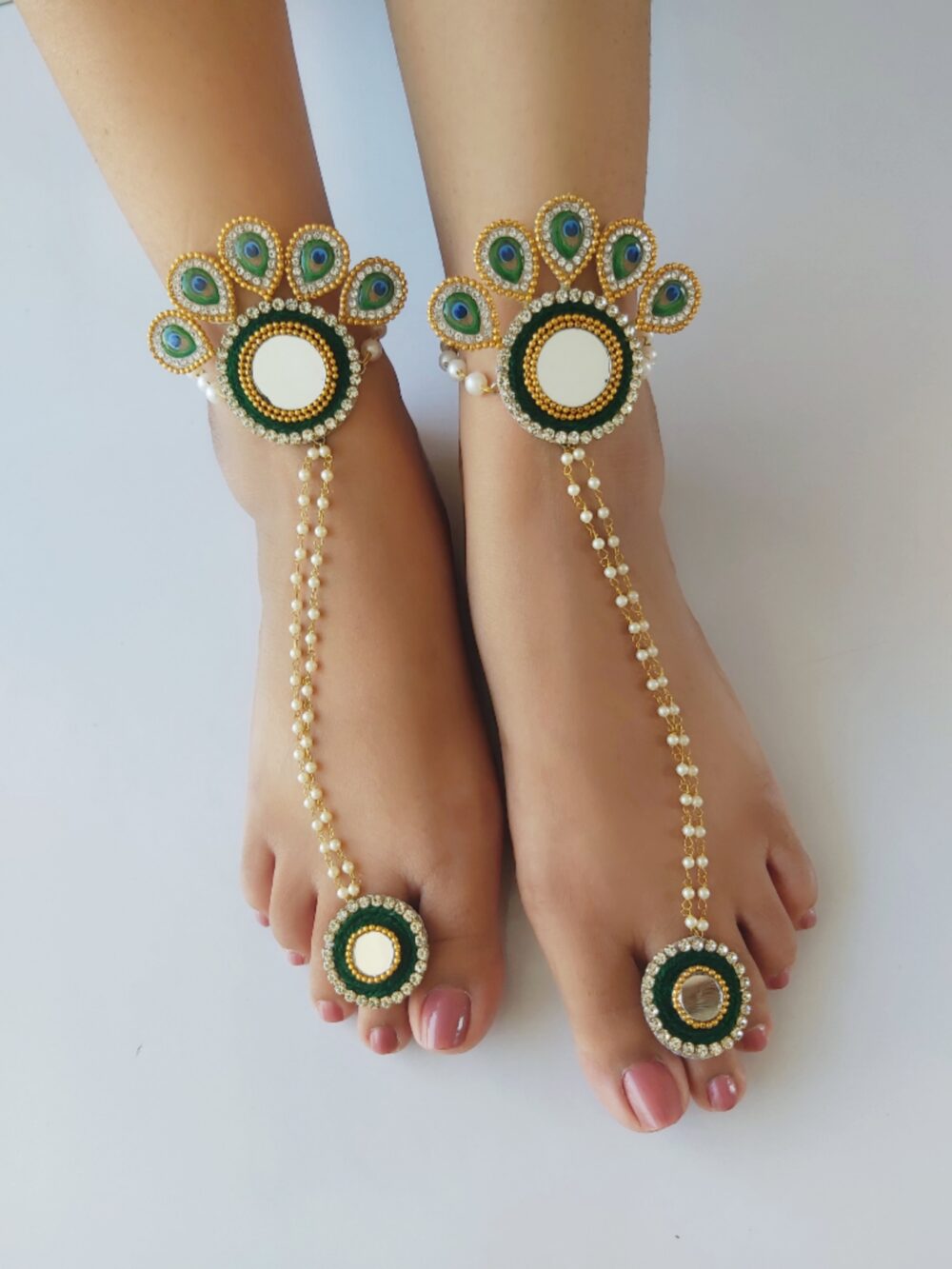 Morpankh jewellery set in green